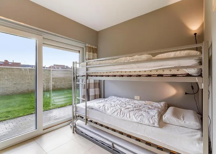 Luxury With Garden Close To The *